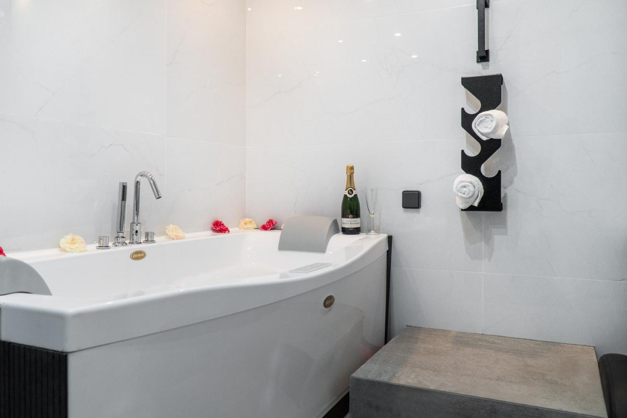 Paradise+ With Jacuzzi In The Heart Of Athens! 外观 照片